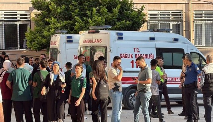 11 hurt as teen opens fire outside Turkey school