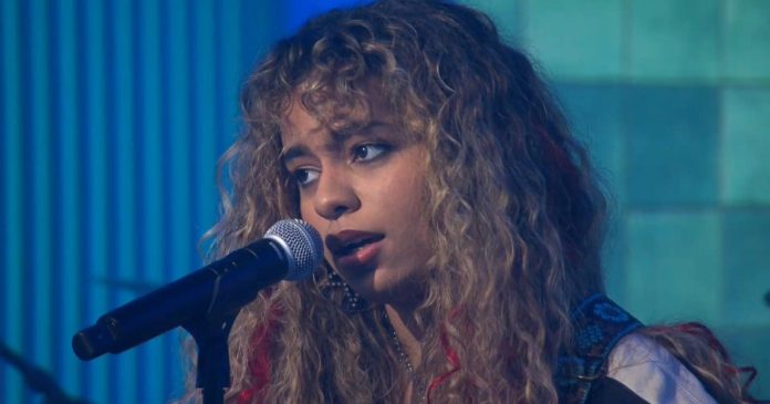 Saturday Sessions: Bella Kay performs