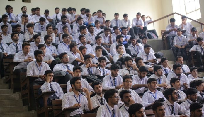 Colleges to Get 2 Weekly Holidays under 5-Day Working Week