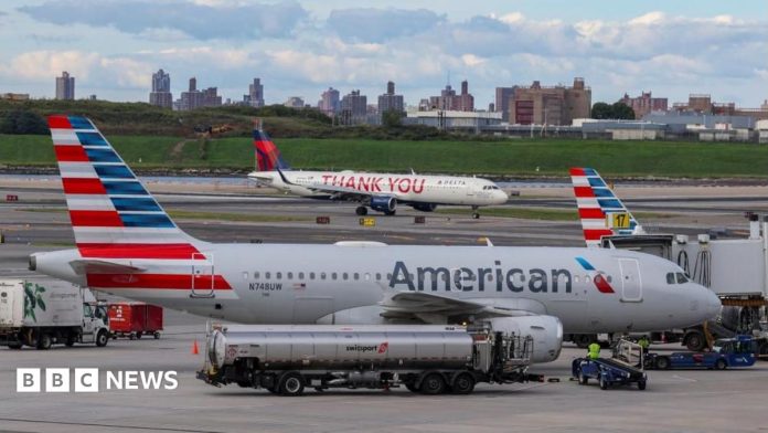 Flights at major US airports delayed after cable cut by construction workers