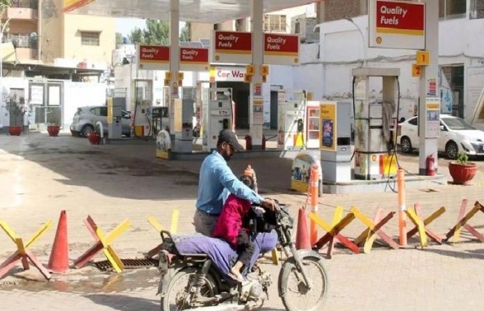 Fuel could hit Rs1,000 per litre if shortage emerges, warns petroleum minister – SUCH TV