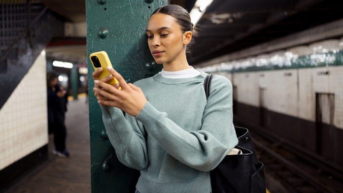 Is everyone bricking their phone to stop doomscrolling?