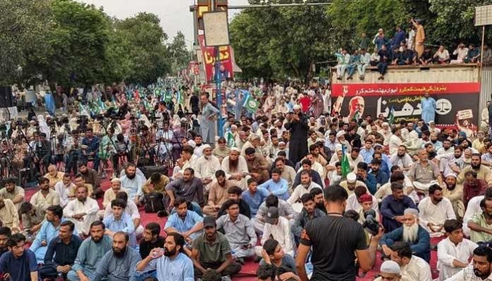 JI to set up over 25 camps in Karachi amid protest against petroleum levy