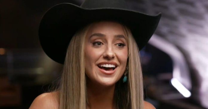 Lainey Wilson remembers Dolly Parton’s legacy of love and service
