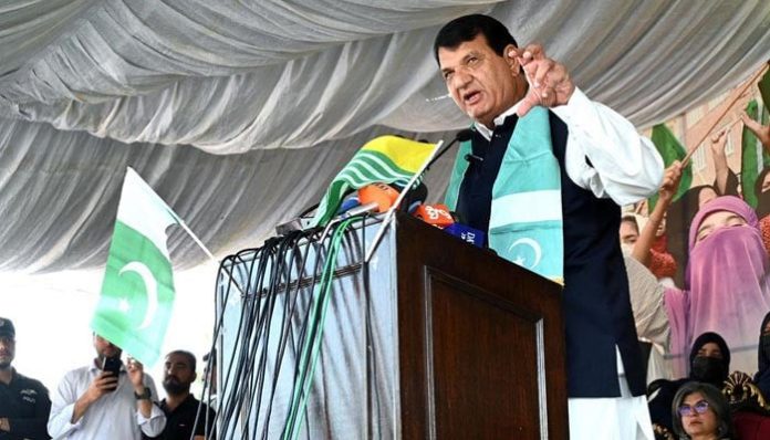 Minister warns governor’s rule possible in KP amid tensions with provincial govt