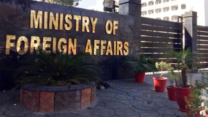 Pakistan protests Indian warship’s violation of EEZ