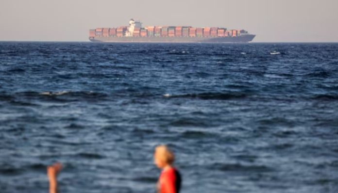 Pakistan urges Houthis to cease ships attacks, slams attempts to weaponise Bab al-Mandab