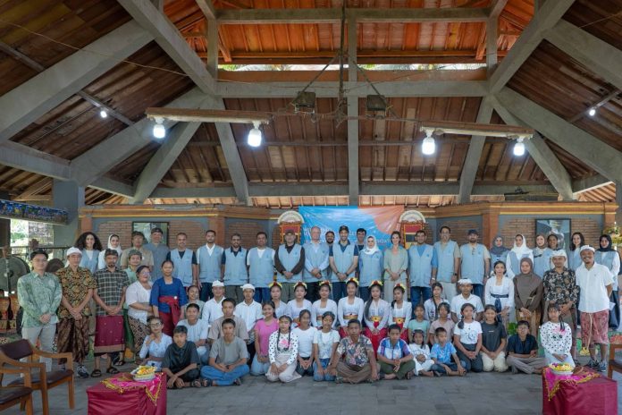 Sharjah deputy ruler visits humanitarian projects in Bali
