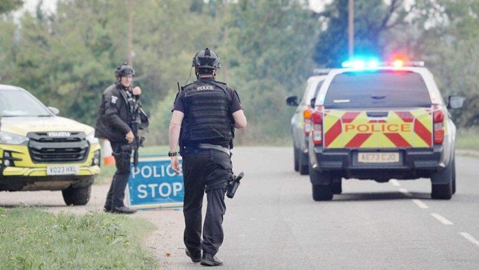 UK police arrest ‘explosive’ suspects near US airbase, key to Iran war