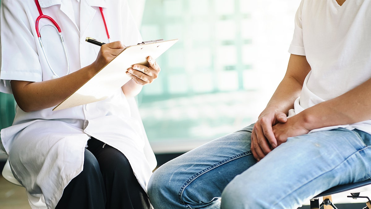 doctor-giving-consult