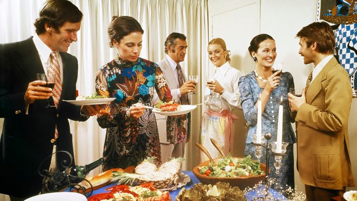 5 reasons Americans are no longer inviting guests into their homes