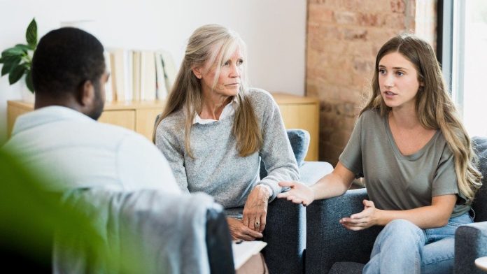 Adult children cutting off parents as some blame therapy for family estrangements