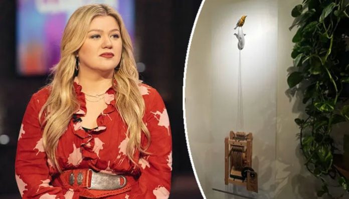 Brooklyn store issues new statement after Kelly Clarkson calls them ‘liars’