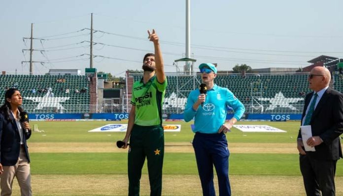 England opt to field first against Pakistan in second ODI tri-series match