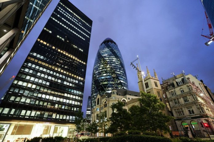 European stocks slump as bond sell-off resumes