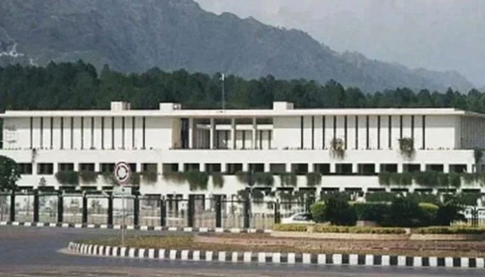 Govt warns officers of action over failure to declare dual nationality