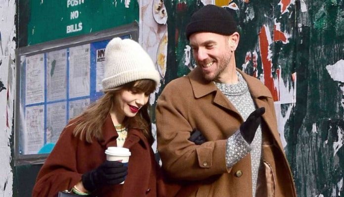 Lily Collins shares adorable glimpse of family from Europe getaway