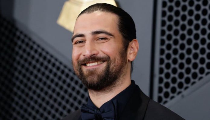Noah Kahan excites fans for Grammy Awards with brand new performance
