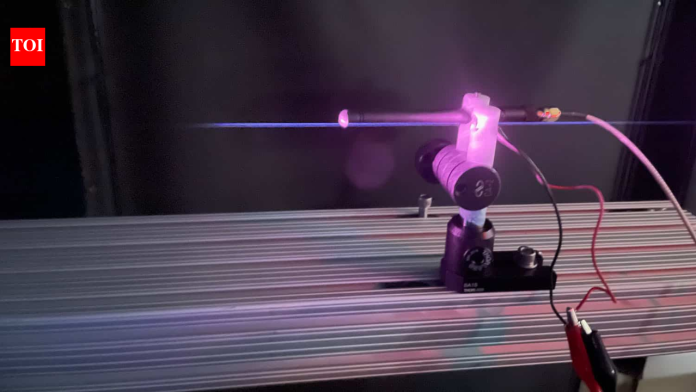 North Carolina State University researchers turn laser beams into a lightsaber-like antenna that sends radio signals without metal and boosts reception by 2.5 times