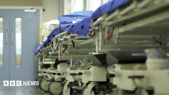 ‘Ominous signs’ of winter pressures as NHS waiting list grows