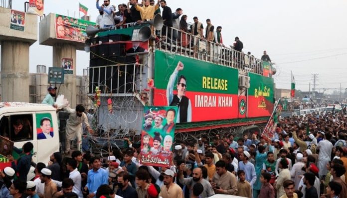 PTI misses opportunity to save its govt, secure concessions for Imran