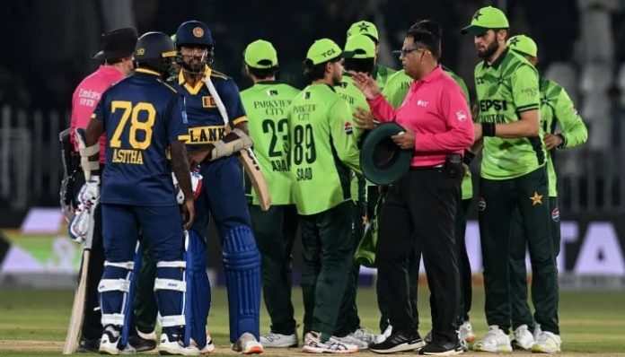 Pakistan, Sri Lanka fined for slow over-rate in ODI tri-series opener