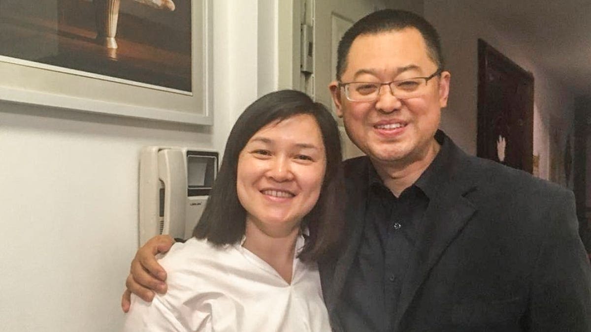 Photo of pastor Wang Yi and his wife.