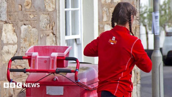 Royal Mail: Hundreds of staff quitting each week under new efficiency plans