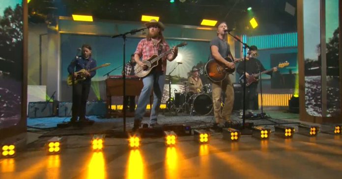 Saturday Sessions: Brothers Osborne perform