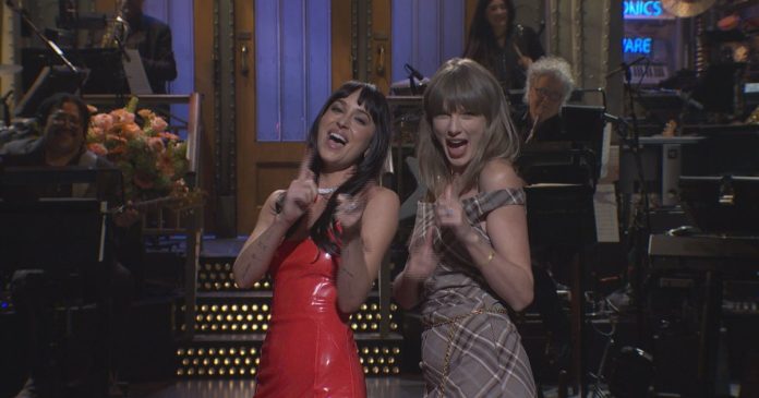 Taylor Swift pops into ‘SNL’ to joke around with host Dakota Johnson