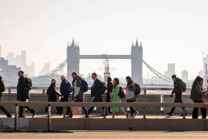 UK economy set to contract after strong start to summer, say experts