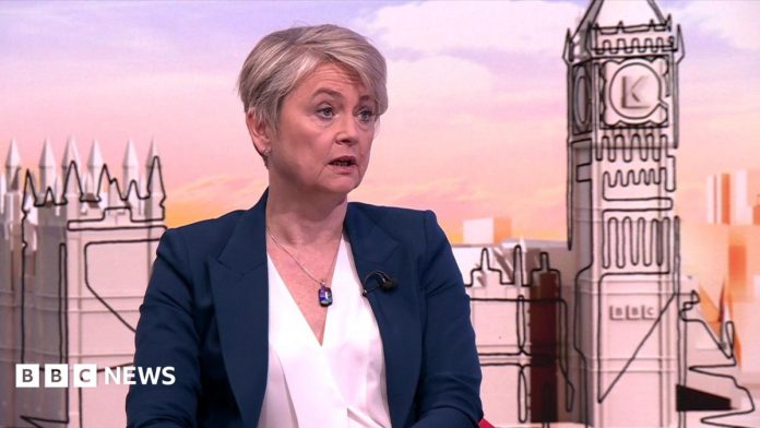 Urgent plan needed to end ‘corridor care’ for children, health secretary says
