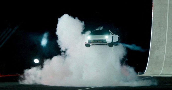 With Tesla Roadster debut, Elon Musk shows