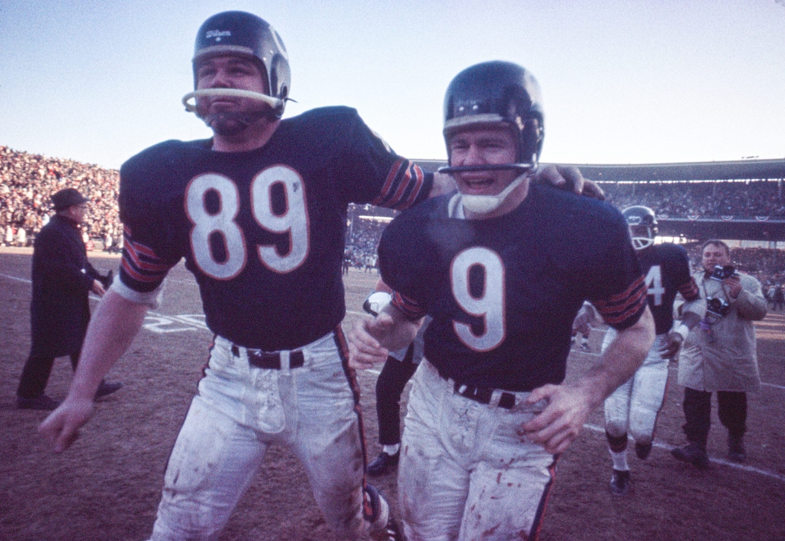 Mike Ditka (#89) helped the Bears win the 1963 NFL Championship. (Photo by James Drake/Getty Images)