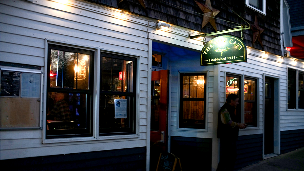 Exterior of the Ritz Cafe on Circuit Avenue